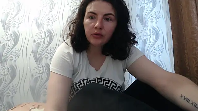 AlinaxJames online show from June 19, 8:07 am
