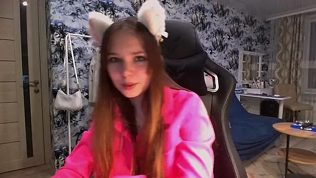 Snapshot of Princess_Mira chatting on June 30, 8:21 pm Princess Mira online show from June 30, 8:21 pm