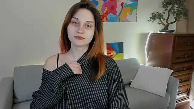 elani lune online show from April 28, 4:01 pm