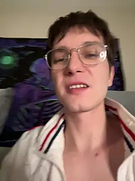 kittieSquad online show from April 24, 8:22 pm