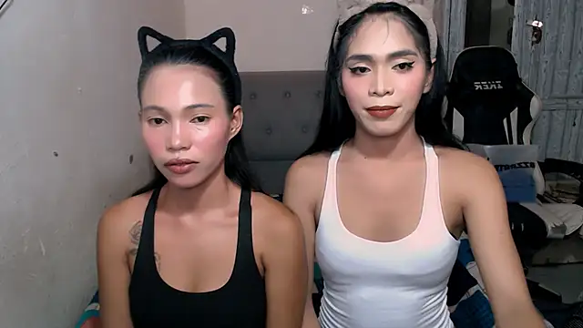 Dinosaur Cock online show from April 18, 6:34 pm