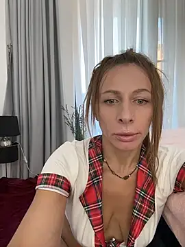 Mira Luna online show from June 29, 5:02 pm