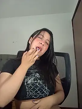 Snapshot of kim_naomy13 chatting on June 21, 3:14 pm kim naomy13 online show from June 21, 3:14 pm
