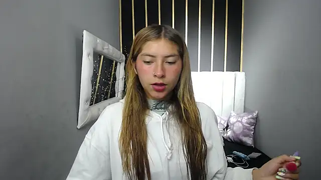 nancy blonde online show from June 5, 1:39 pm