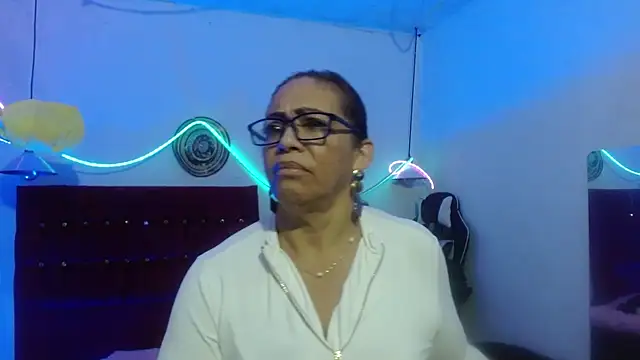 Sweet-Mommy-Milf online show from May 28, 12:52 am