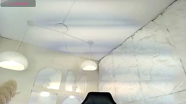 Moon Red r online show from April 24, 7:38 pm