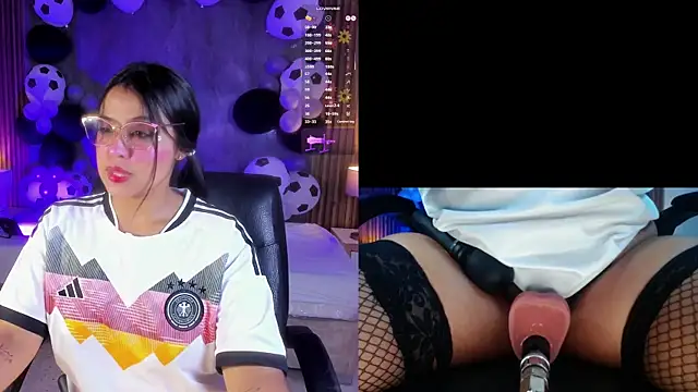 Snapshot of LuciaReid chatting on June 23, 1:53 pm LuciaReid online show from June 23, 1:53 pm
