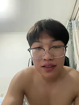 Snapshot of Ycen_ chatting on May 11, 4:15 pm Ycen online show from May 11, 4:15 pm