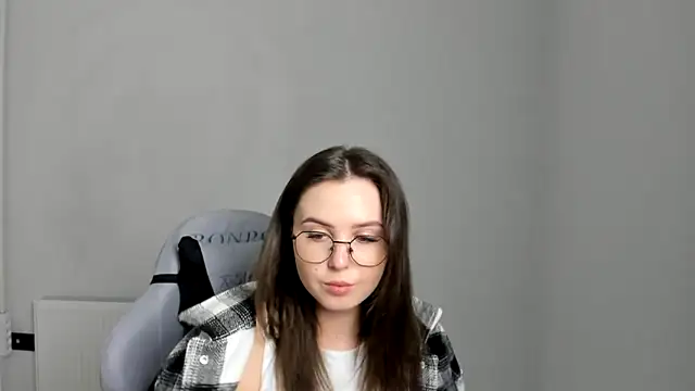 Regina cute  online show from May 11, 4:04 pm