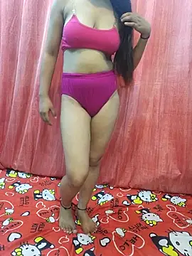 Snapshot of CuteHaseena chatting on June 15, 7:54 am CuteHaseena online show from June 15, 7:54 am