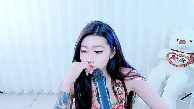 CC-828 online show from April 19, 1:21 pm