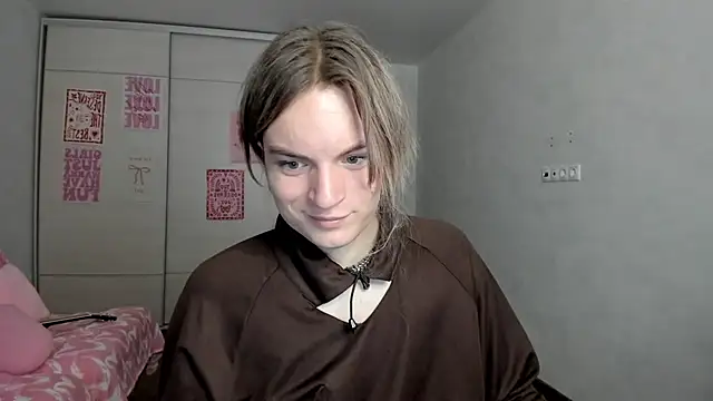 Snapshot of milliKira006 chatting on May 10, 7:24 am milliKira006 online show from May 10, 7:24 am