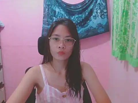 Snapshot of Sweetsexylady19 chatting on May 10, 12:54 pm Sweetsexylady19 online show from May 10, 12:54 pm