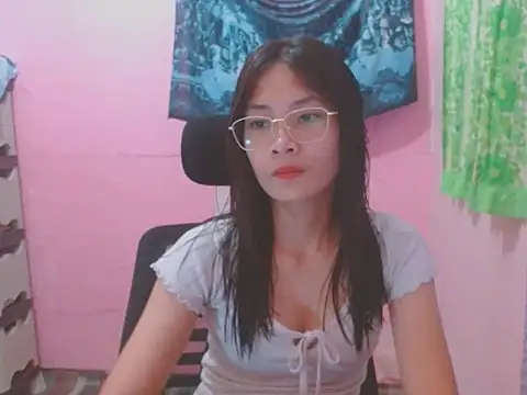 Snapshot of Sweetsexylady19 chatting on May 19, 12:55 pm Sweetsexylady19 online show from May 19, 12:55 pm