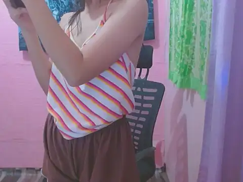 Snapshot of Sweetsexylady19 chatting on June 16, 4:59 am Sweetsexylady19 online show from June 16, 4:59 am