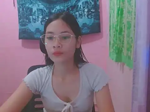 Snapshot of Sweetsexylady19 chatting on June 26, 5:34 am Sweetsexylady19 online show from June 26, 5:34 am