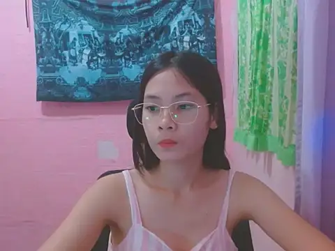 Snapshot of Sweetsexylady19 chatting on July 7, 7:45 am Sweetsexylady19 online show from July 7, 7:45 am