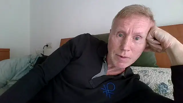 Snapshot of jhonpelopaja chatting on May 10, 11:37 am jhonpelopaja online show from May 10, 11:37 am