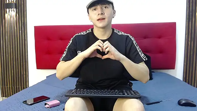 Snapshot of LunayDream chatting on April 24, 11:23 am LunayDream online show from April 24, 11:23 am