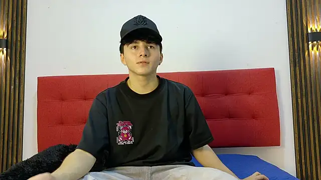 Snapshot of LunayDream chatting on April 30, 11:16 am LunayDream online show from April 30, 11:16 am
