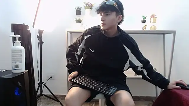 Snapshot of LunayDream chatting on May 21, 12:01 pm LunayDream online show from May 21, 12:01 pm