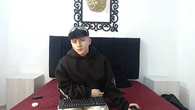 Snapshot of LunayDream chatting on May 22, 11:27 am LunayDream online show from May 22, 11:27 am