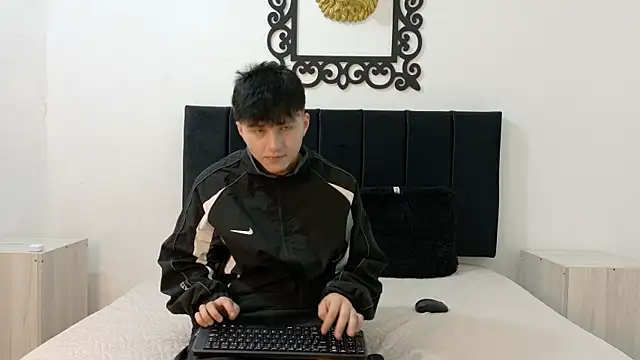 Snapshot of LunayDream chatting on May 23, 11:36 am LunayDream online show from May 23, 11:36 am