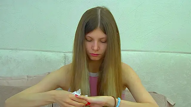 AudreyBarlov online show from May 4, 6:20 am