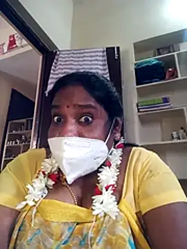 Snapshot of swetha10 chatting on July 21, 7:11 am swetha10 online show from July 21, 7:11 am