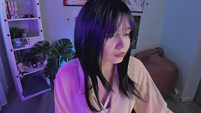 Tomie Kawakami online show from April 21, 1:50 pm