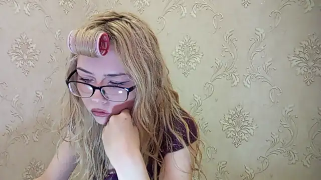 Snapshot of DelicaBrome chatting on July 10, 9:34 am DelicaBrome online show from July 10, 9:34 am