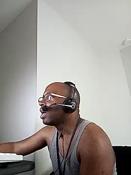 Snapshot of amazingguy chatting on May 27, 7:55 pm amazingguy online show from May 27, 7:55 pm