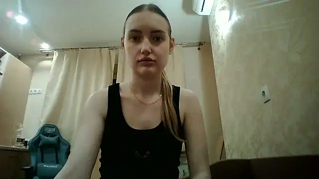 Lisanta online show from April 21, 6:12 pm