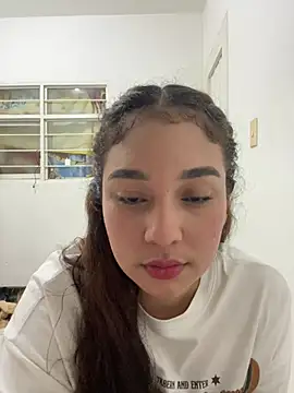 alana lee23 online show from May 24, 12:15 am