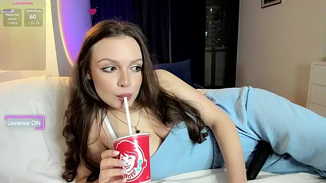 sweettitsbby online show from June 4, 6:25 pm