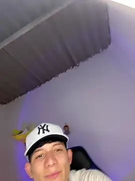 bryan hot 23 online show from April 24, 8:44 pm