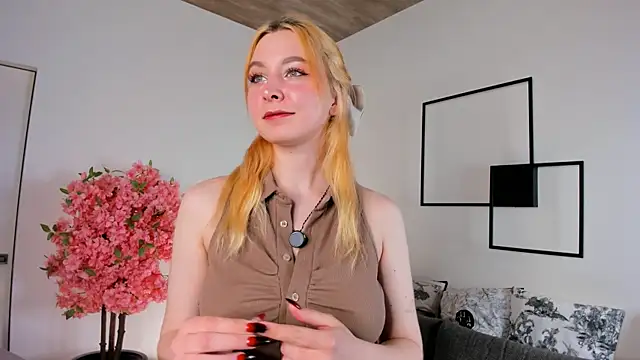 TwinkleFox online show from April 23, 1:51 am