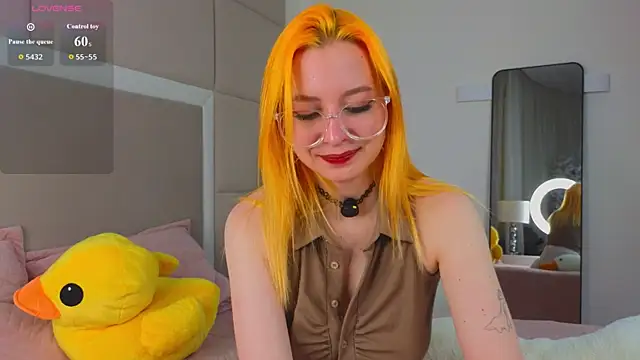 TwinkleFox online show from May 30, 9:50 am