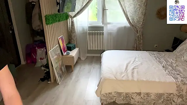 oliviakiiss online show from May 13, 3:20 pm