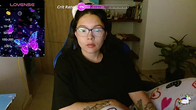 trixietangg online show from April 30, 1:34 am