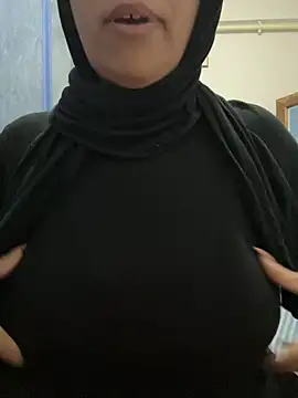 Snapshot of Laavinia chatting on May 14, 11:00 pm Laavinia online show from May 14, 11:00 pm