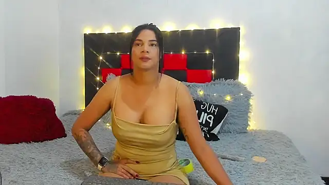 camila valenciia  online show from April 21, 10:43 am