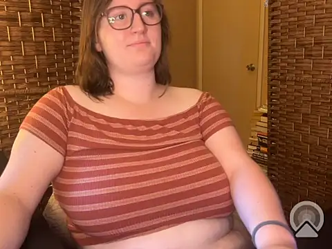 lucy-comes-true online show from May 14, 2:24 pm