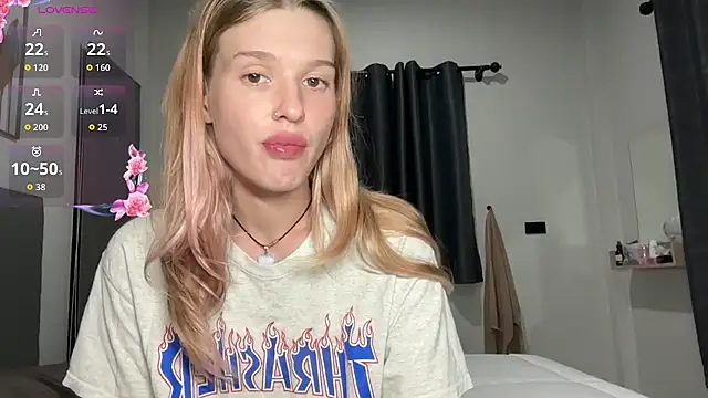crazysuckks online show from May 17, 10:28 pm