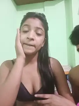 hot-couple-0 online show from May 25, 10:10 am