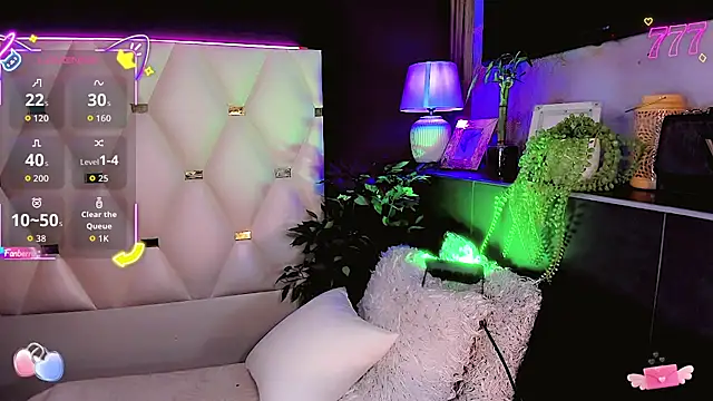 Snapshot of Camila_Vasquezz1 chatting on June 24, 11:53 am Camila Vasquezz1 online show from June 24, 11:53 am