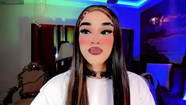 Snapshot of Camila_Vasquezz1 chatting on June 29, 11:43 am Camila Vasquezz1 online show from June 29, 11:43 am