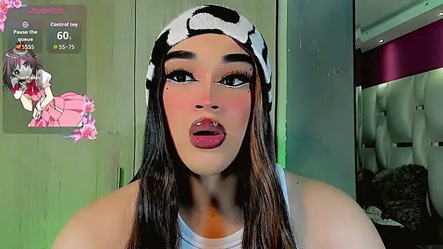 Snapshot of Camila_Vasquezz1 chatting on July 8, 12:20 pm Camila Vasquezz1 online show from July 8, 12:20 pm