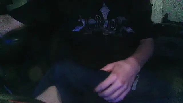 8inchesfr online show from April 21, 9:39 pm