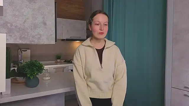 KeIIeyStrong online show from April 26, 4:37 pm